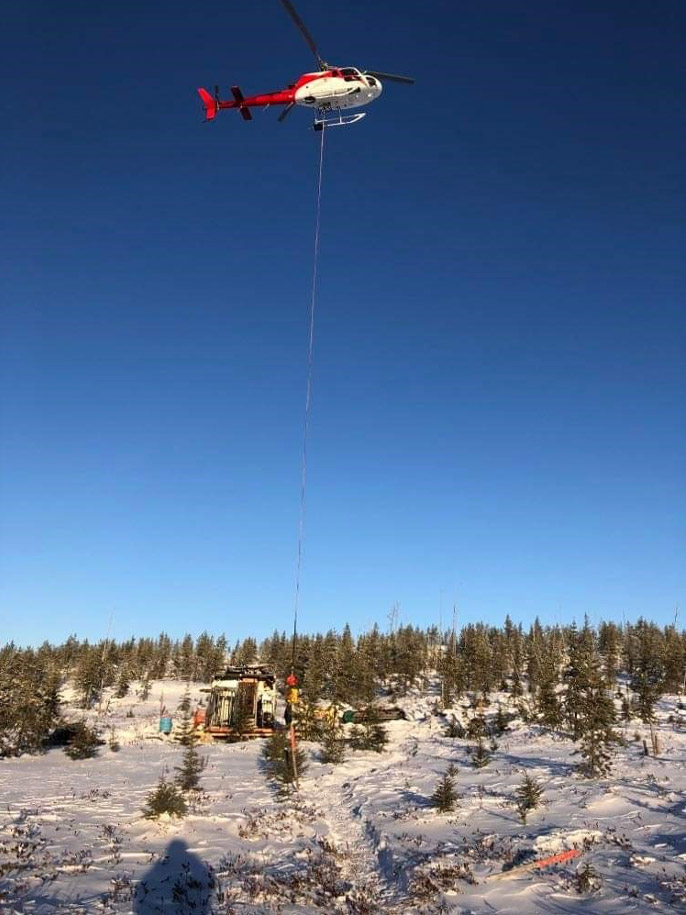 Helicopter-supported drilling at the Pontax Lithium Project, Fall 2022